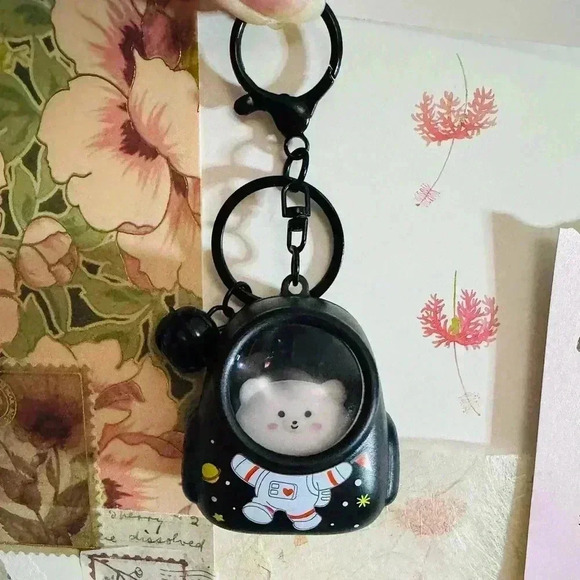 Bear Light up Astronaut Bag Backpack KeyChain - Picture 5 of 8